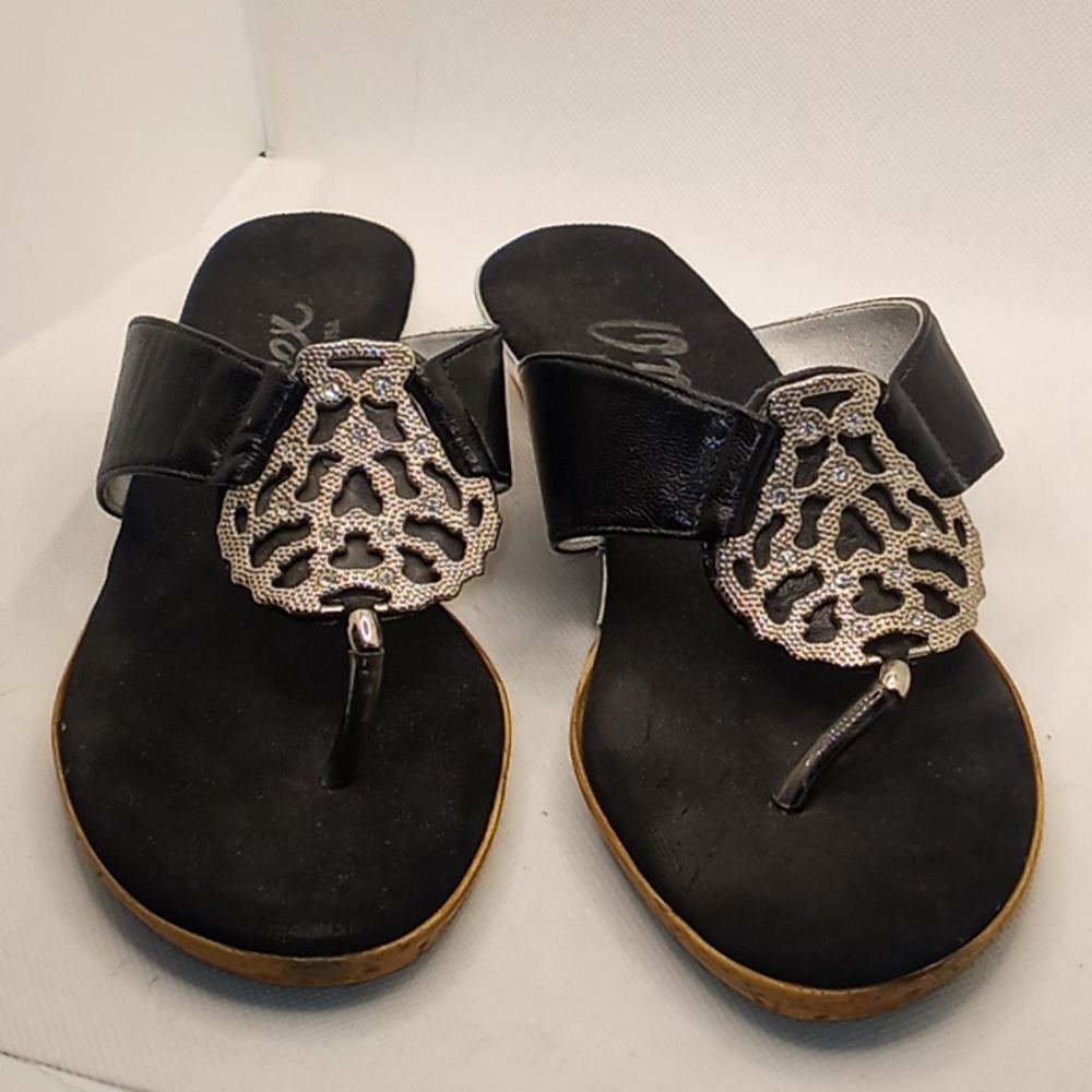 Size  6 onex  sandals